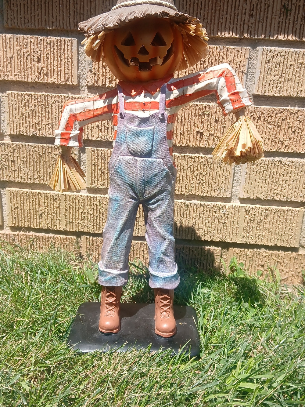Halloween Lightup Resin 17" Straw Arm Jack O Lantern Scarecrow